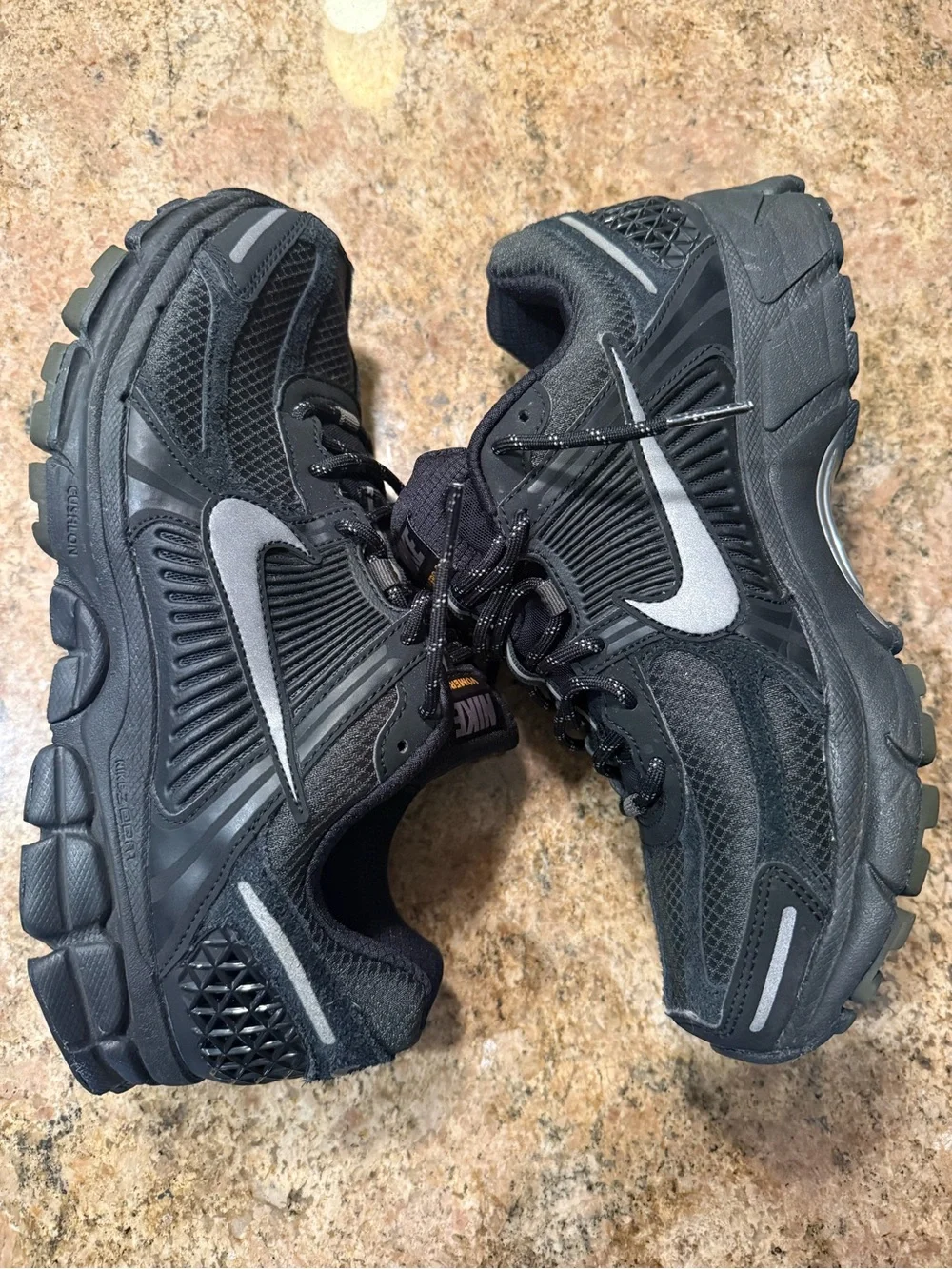 Nike Men’s Vomero 5 Black Sequoia HV2527-001 SIZE 9